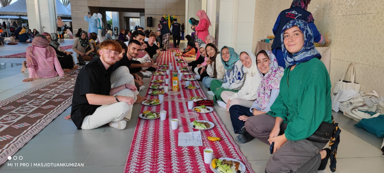 MTMZA Hosted Iftar To Foreign & Local Visitors